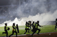 Endonezya'da futbol maçından sonra çıkan olaylarda 125 kişi hayatını kaybetti