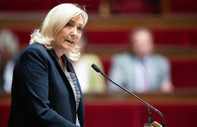 Fransa'da aşırı sağcı politikacı Le Pen: Radikal camilerin kapatılması lazım