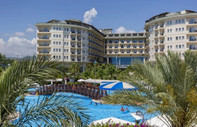 Antalya’daki 5 yıldızlı otelden İngiliz turistlerin hastalık iddialarına cevap: Bedava tatil peşindeler