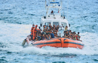 Fransa, Akdeniz'de kurtarılan düzensiz göçmenlerin bir kısmını şartlı kabul edecek