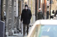 Polonya'da hastaneler ve eczanelerde maske zorunluluğu mart sonuna kadar sürecek