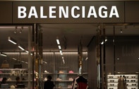 Balenciaga, tepki çeken reklam kampanyası nedeniyle özür diledi