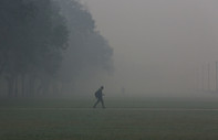 Pakistan’da hava kirliliğini azaltmak için iş yerleri erken kapatılacak