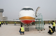 Çin'in yerli üretim yolcu uçağı ARJ21'in ilk yurt dışı teslimatı yapıldı