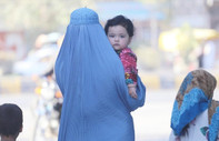 Afganistan'da kadınların sivil toplum kuruluşlarında çalışması yasaklandı