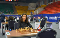 İranlı satranç oyuncusu müsabakalara başörtüsüz katıldı
