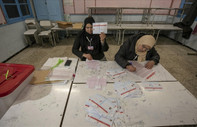 Tunus'ta erken genel seçimlerin ikinci turunda katılım yine düşük seviyede