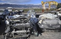Depremde hasar gören araçlar da kaldırılıyor