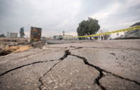 Hatay merkezli depremde bazı yol ve köprüler zarar gördü