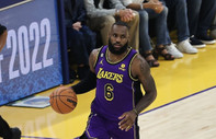 Lakers'ta forma giyen LeBron James sakatlandı