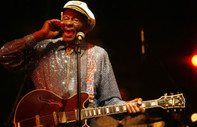 Rock müzisyeni Chuck Berry'nin gitarı 25 bin dolara satıldı