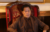 Pakistan'da eski Başbakan Han hakkında iki ayrı tutuklama kararı