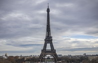 Fransa'da yapılan grev nedeniyle Eyfel Kulesi ziyarete kapatıldı
