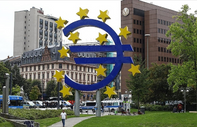 ECB finansal kuruluşları ekonomik risklere karşı uyardı