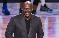 Michael Jordan'ın spor ayakkabıları 2,2 milyon dolara rekor fiyata satıldı