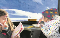 İsviçre Alpleri’nde trenle çocuklu seyahat