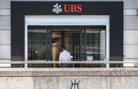 UBS, tarihi anlaşmanın tamamlanmasının ardından Credit Suisse'in üst düzey yöneticilerini görevden aldı