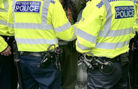 Birleşik Krallık'ta halkın yaklaşık yarısı polise güven duymuyor