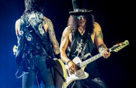 Guns N' Roses gitaristi Slash'ten Türk öğrenciye destek
