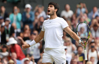 Wimbledon'da Medvedev'i eleyen Alcaraz, Djokovic'in finaldeki rakibi oldu