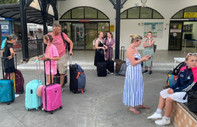 Rodos'tan tahliye edilen 95 turist Marmaris'e getirildi