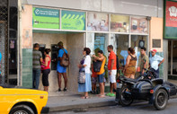Ekonomik krizin pençesindeki Küba'da yeni dönem: ATM kullanımına yasak geldi, nakit işlemler sınırlandırıldı