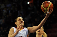 Diana Taurasi, WNBA’de 10 bin barajını aşan ilk oyuncu oldu