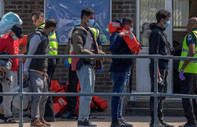 Sosyal medya şirketleri, İngiltere'ye yasa dışı göçle ilgili paylaşımları kaldıracak