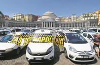 İtalya taksi krizini sayıyı artırarak çözüyor