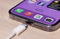 Apple'dan telefonlarına 'pil' ayarı: iPhone 15 priz başında daha az bekleyecek