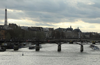 Paris'teki Sen Nehri'nde kirlilik sürüyor: Bir yüzme etkinliği daha iptal edildi