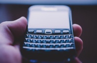 Bir dönem iş dünyasının vazgeçilmezi olan BlackBerry satış masasında