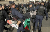 Paris'te polis Filistin'e destek yürüyüşüne katılanlara göz yaşartıcı gazla müdahale etti
