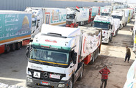 Mısır Kızılayı: Refah Sınır Kapısı'ndan Gazze'ye giren ilk yardım konvoyu 20 tırdan oluşuyor