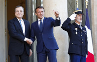 La Repubblica: Macron, Avrupa'da aşırı sağın yükselişini 'Süper Mario' ile durdurmayı planlıyor