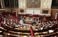 Fransa'da komisyon tartışmalı göç yasa tasarısı üzerinde uzlaştı
