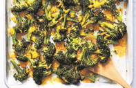 Çedar peynirli brokoli kızartması