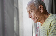 Yaşlılarda uzun süreli yalnızlık felç riskini artırabilir