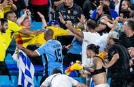 Copa Amerika'dan elenen Uruguaylı futbolcular taraftara saldırdı