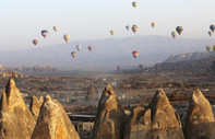 Kapadokya'da Güney Koreli kadın turistler Arnavut turistin çantasını çaldı