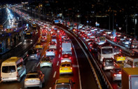 İstanbul'da haftanın son mesai gününde trafik yoğunluğu