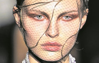 Couture şovları saç tasarımlarıyla büyüledi
