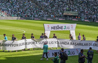 Bursaspor şampiyonluk kupasını 45 bin taraftarın izlediği maçta aldı