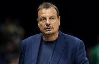 Ergin Ataman'dan Olympiakos taraftarına tepki: Türküm diye salona Yunan bayraklarıyla geliyorlar
