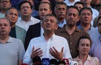 Özgür Özel'den hastane önünde açıklama: Bambaşka bir insanı kaybettik, aklımın, kalbimin yarısını kaybettim