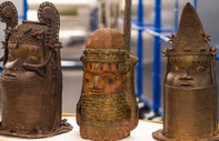 128 yıl önce kaçırılmıştı: 'Benin bronzları' olarak bilinen 119 tarihi eser Nijerya'ya iade edildi