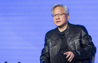 Nvidia CEO'su Huang: Endüstrinin geleceği iki fabrikadan oluşacak