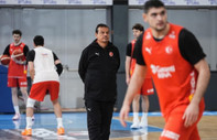 Ergin Ataman: Akıllı, savunmada taviz vermeden ve hücumda kontrolü bırakmadan oynamamız lazım