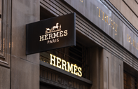 Hermès’te 40 yıllık dönem sona erdi: Tasarımcı son koleksiyonuyla Paris’te veda etti