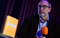 Wikipedia kurucusu Jimmy Wales: Çocuklara sosyal medya yasağı tam bir felaket, utanç verici